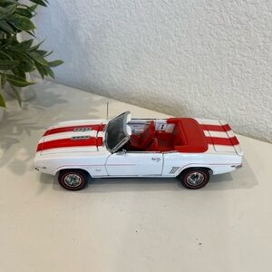 Vintage Danbury Mint 1969 Chevrolet Camaro SS 1:24 Diecast Car